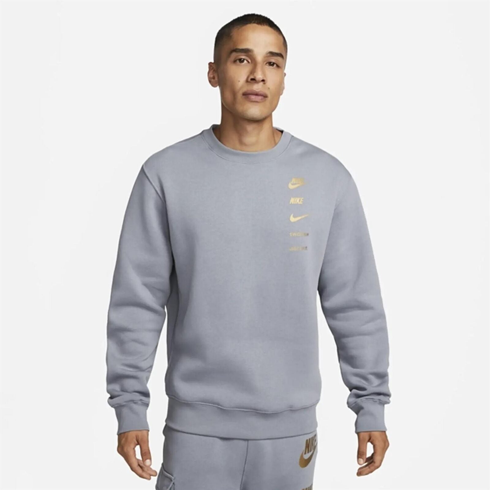 nike sportswear issue