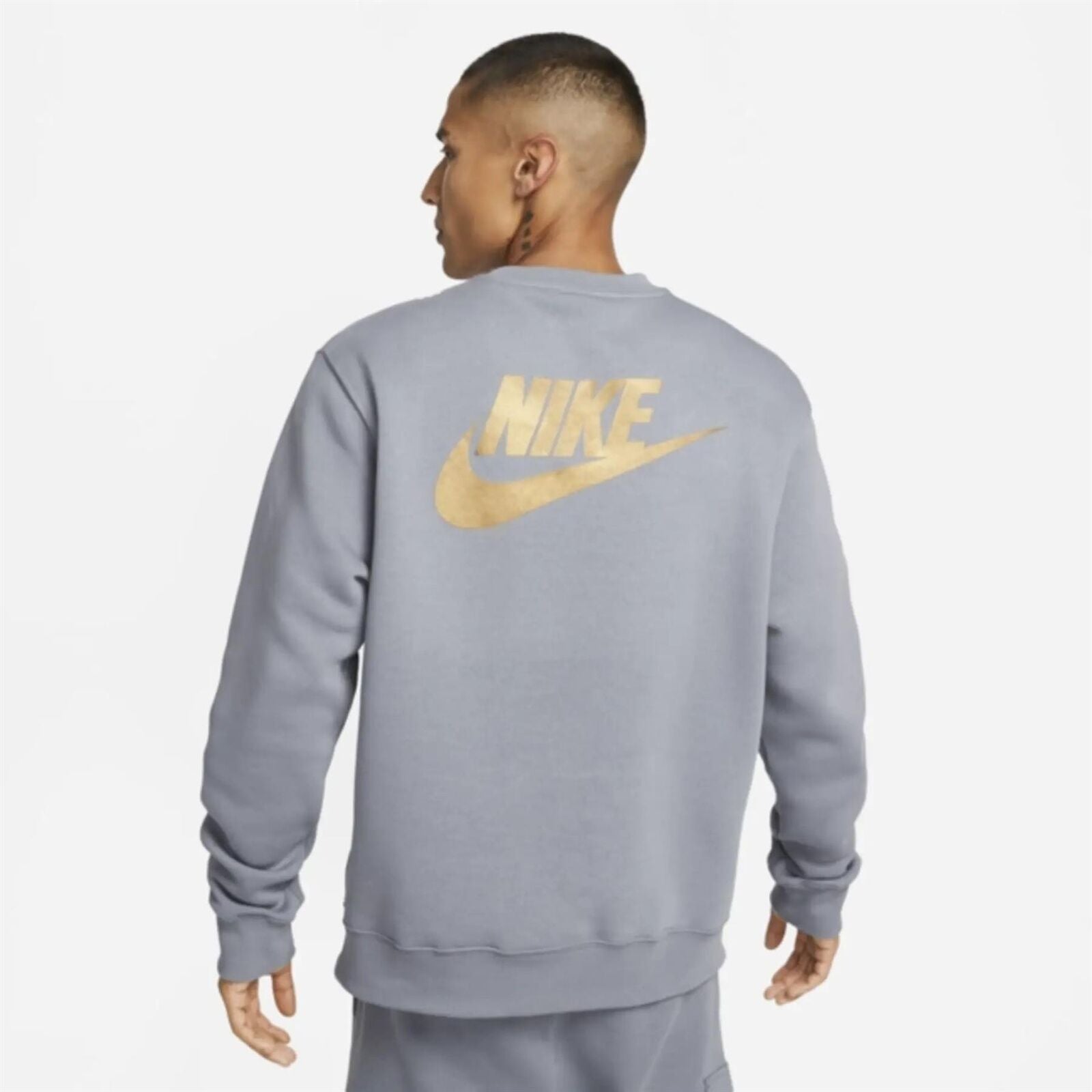 nike sportswear issue
