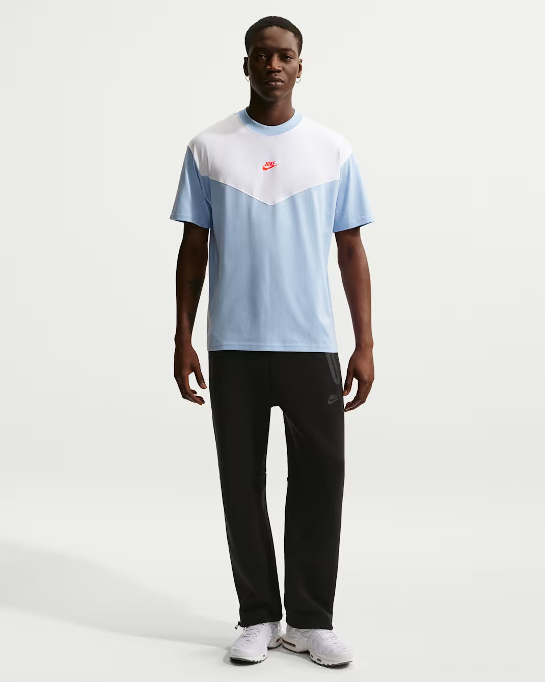 Nike T-Shirt Mens Blue White Sportswear Swoosh